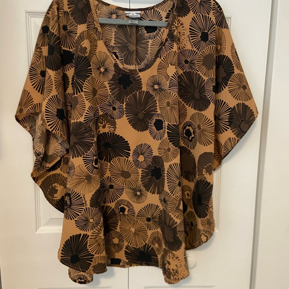 Manuhealii Brown and Black Floral Blouse